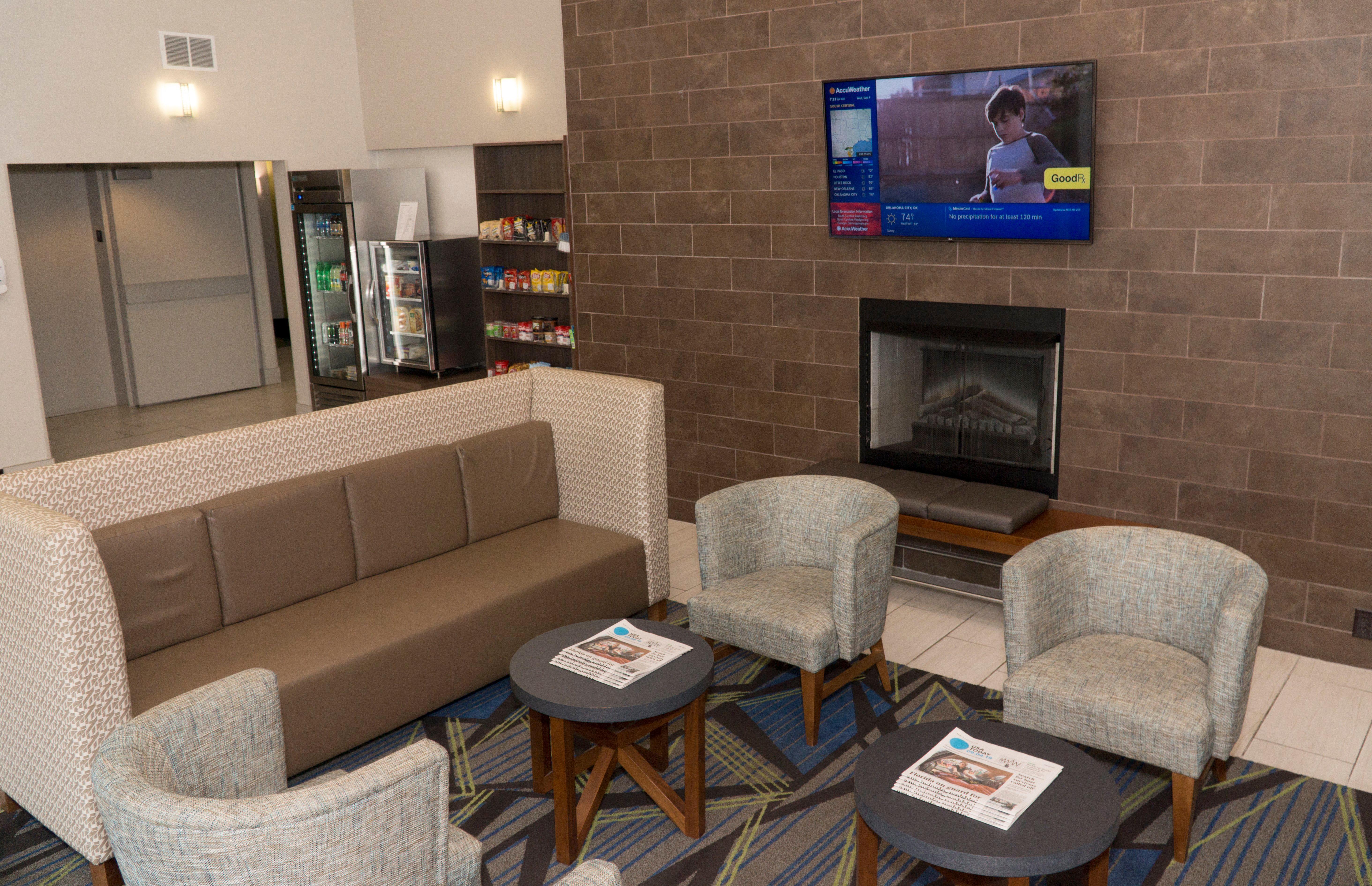 Holiday Inn Express Hotel & Suites Madison By Ihg מראה חיצוני תמונה