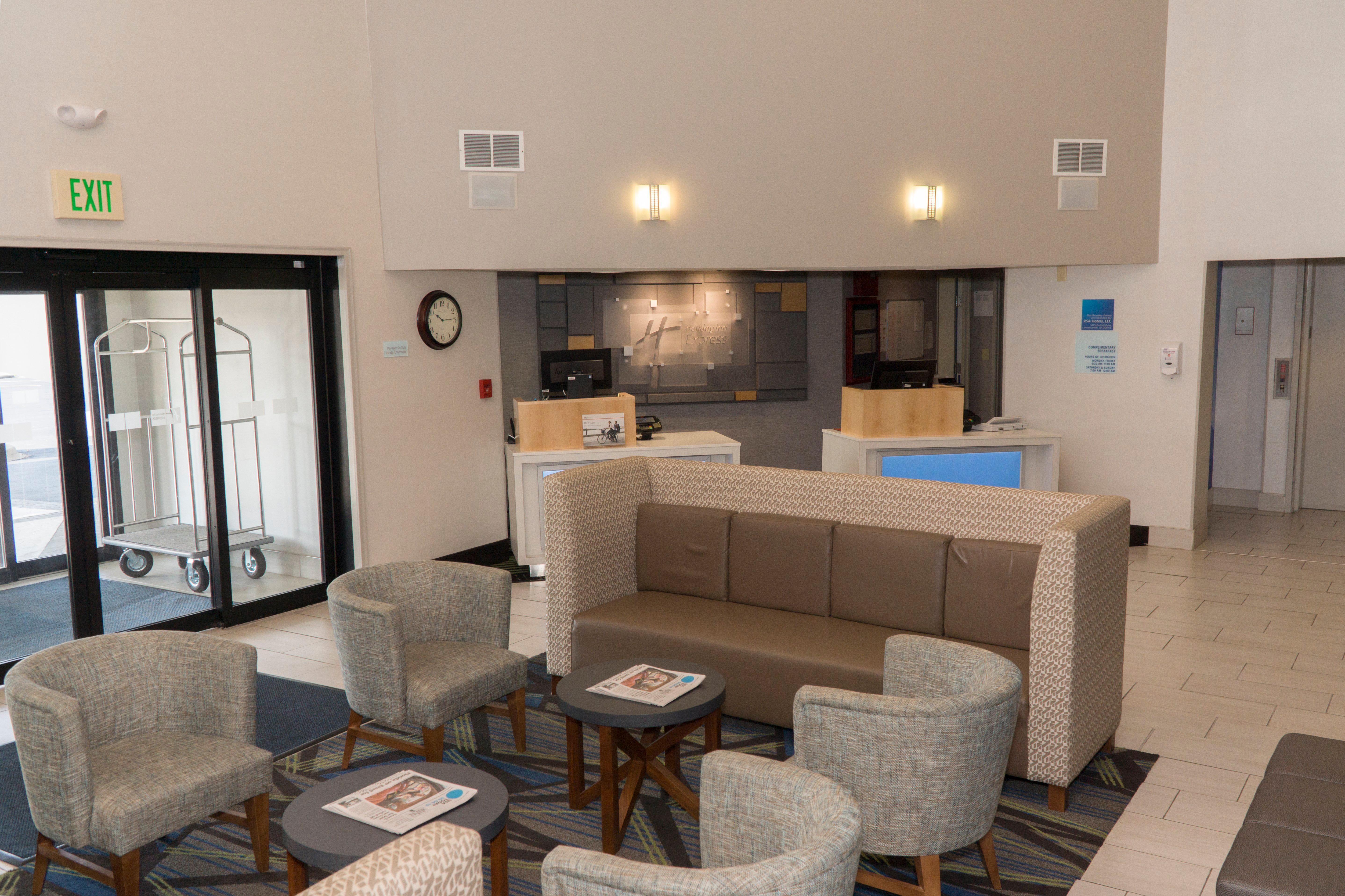 Holiday Inn Express Hotel & Suites Madison By Ihg מראה חיצוני תמונה