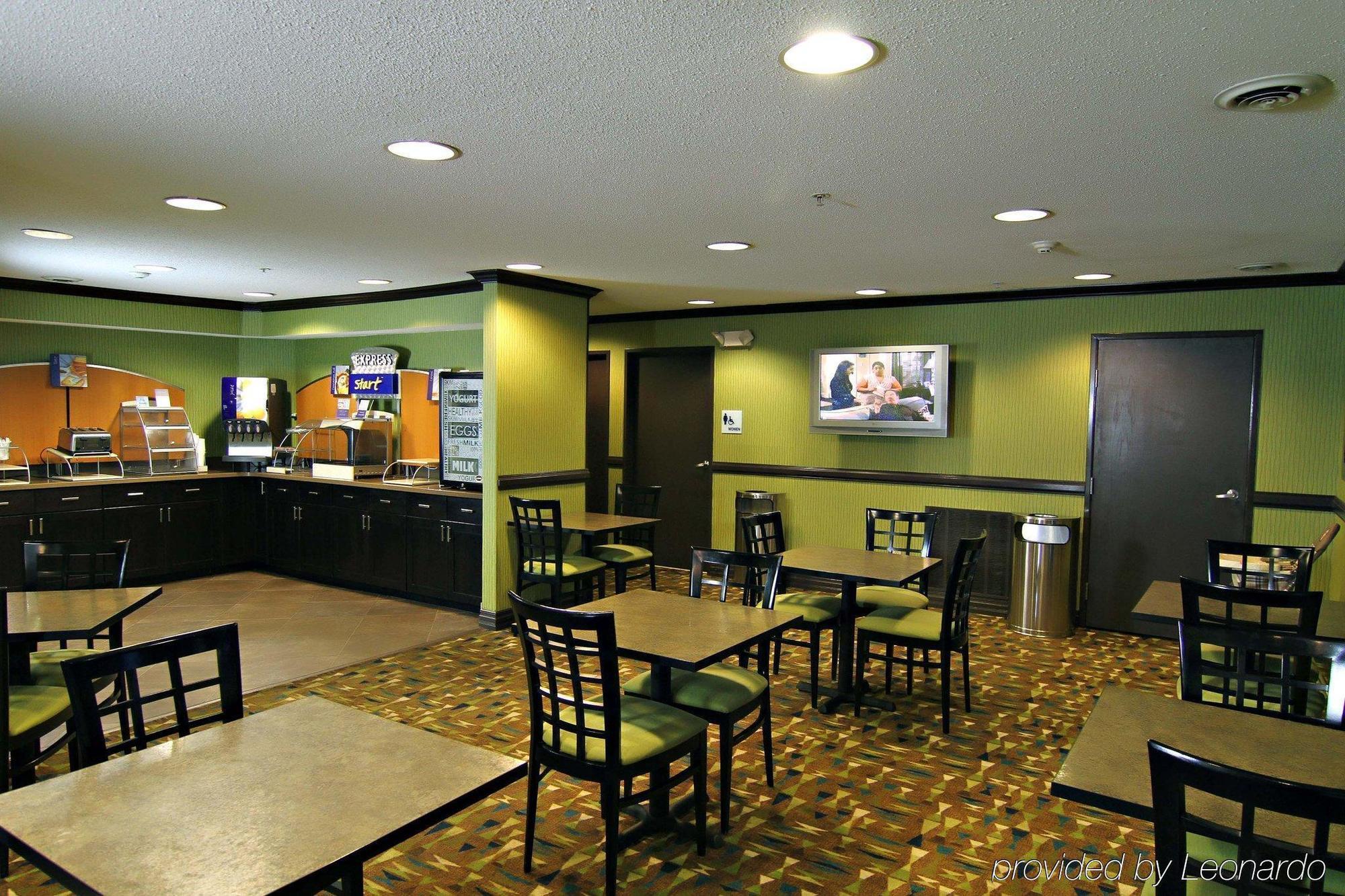 Holiday Inn Express Hotel & Suites Madison By Ihg מראה חיצוני תמונה