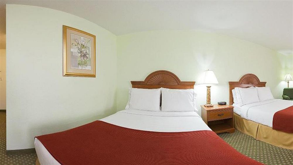 Holiday Inn Express Hotel & Suites Madison By Ihg מראה חיצוני תמונה